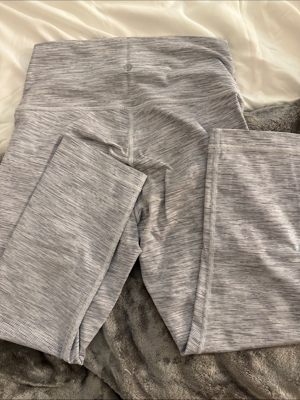 Women's High-Waist Heathered Gray Lululemon cropped leggings